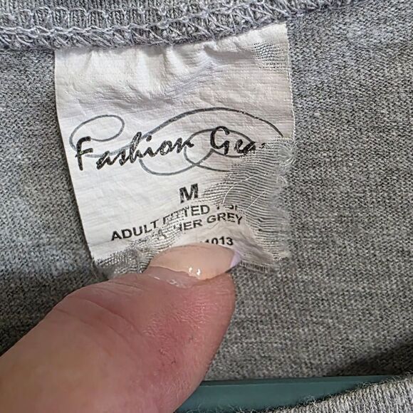 Gray Graphic "Raised On Cash And Willie" T-Shirt - Picture 3 of 3